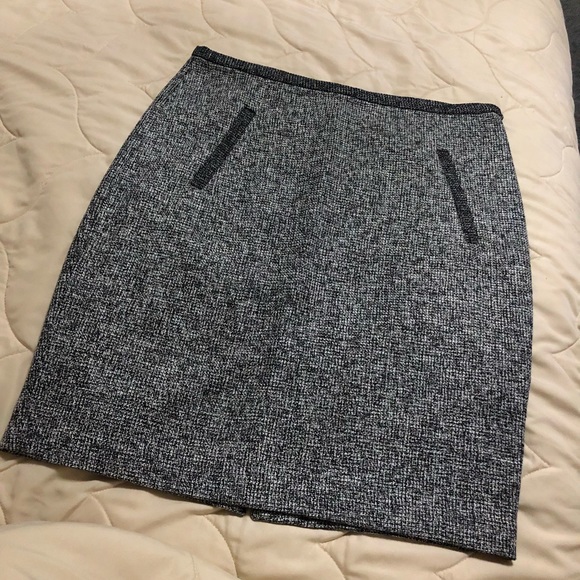 Tweed lined Skirt - Picture 2 of 4